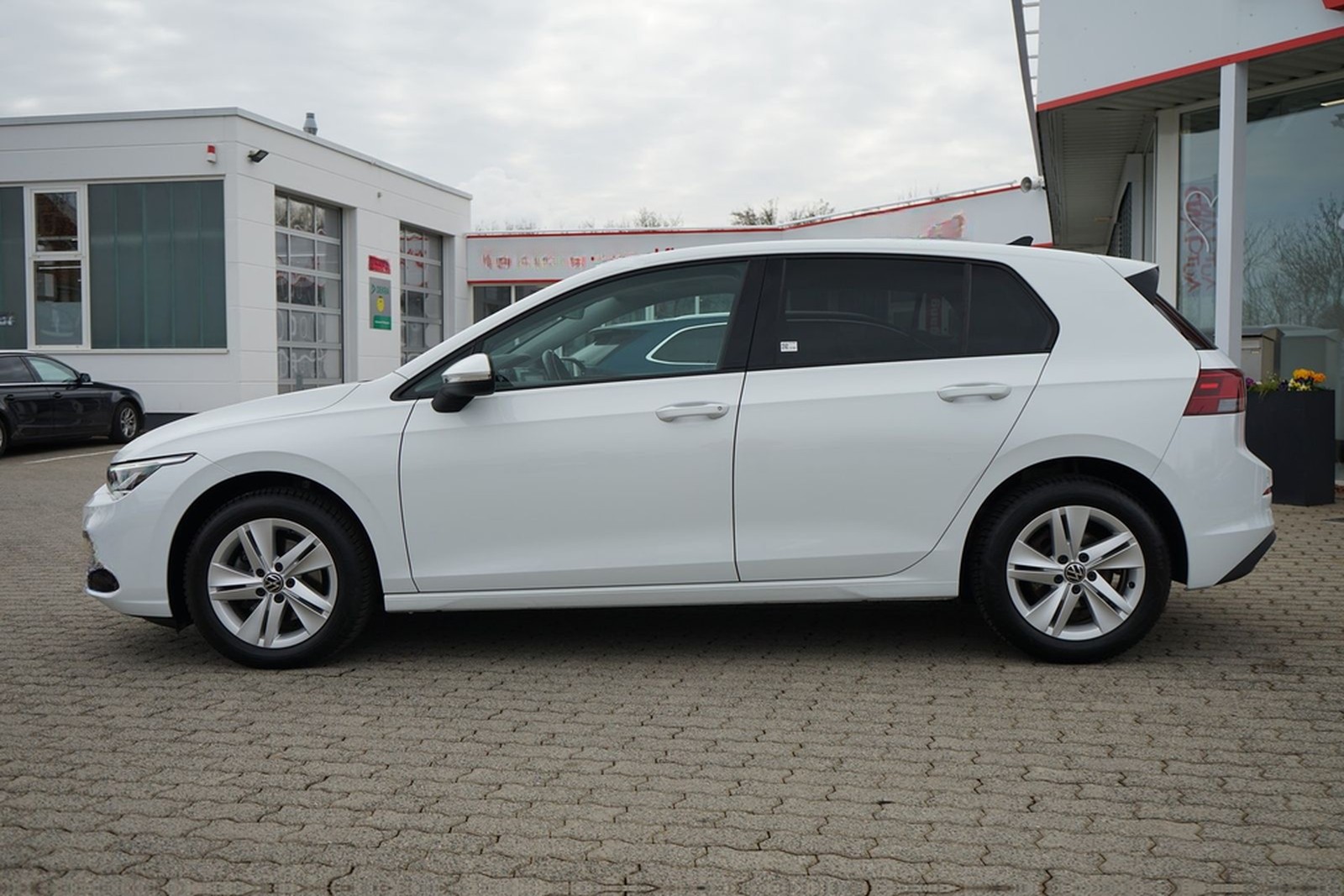 Volkswagen Golf VIII 1.5 TSI Life LED Navi App Connect AHK foto 9
