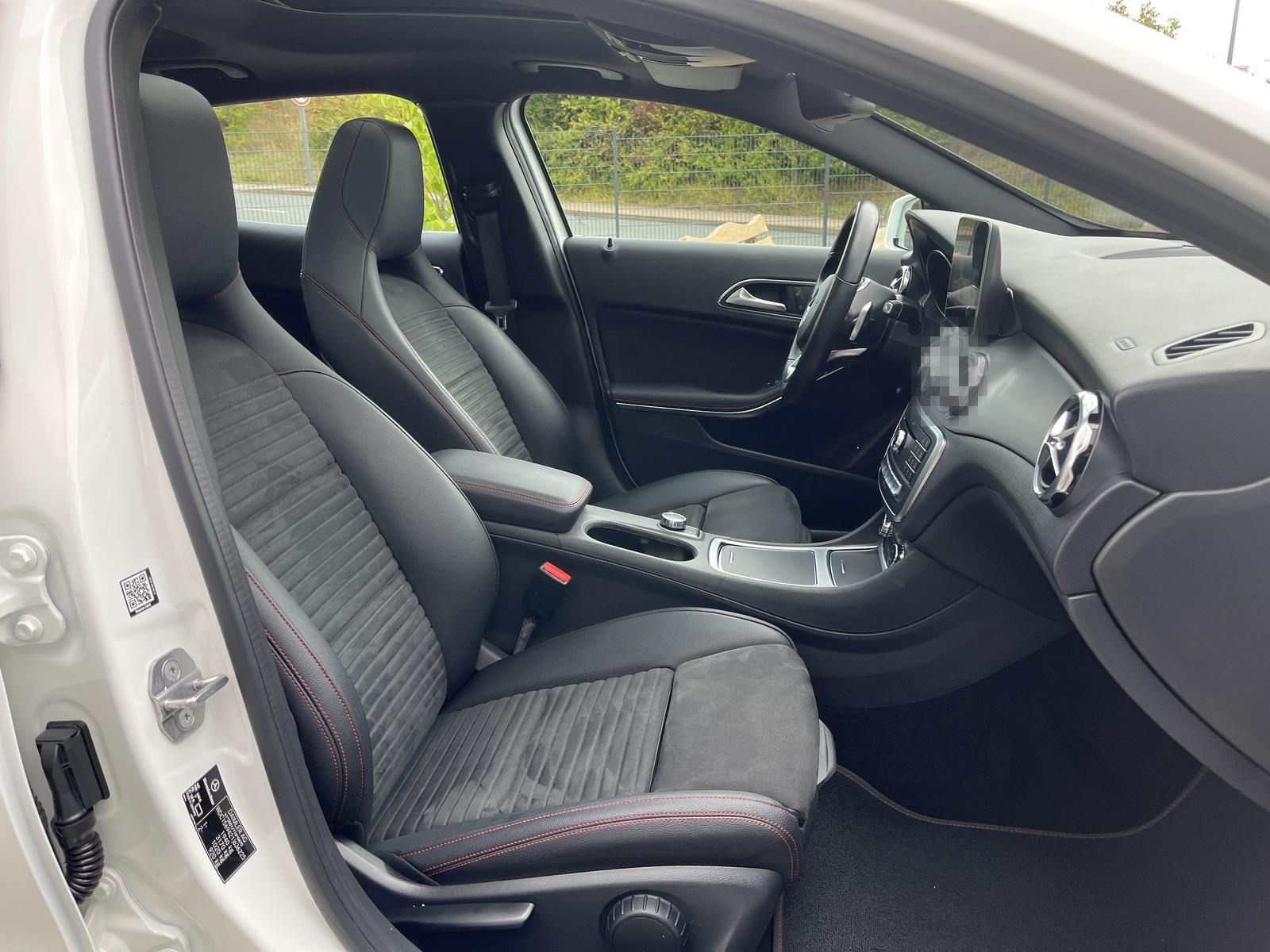 Mercedes-Benz GLA 180 Amg Line/P.dach/Alcantara/Navi/R.Kamera/ foto 13