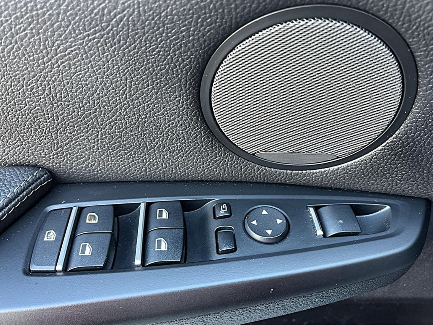 BMW X4 M40i xDrive AUT LED HUD PANO NAVI H&K LEDER foto 19