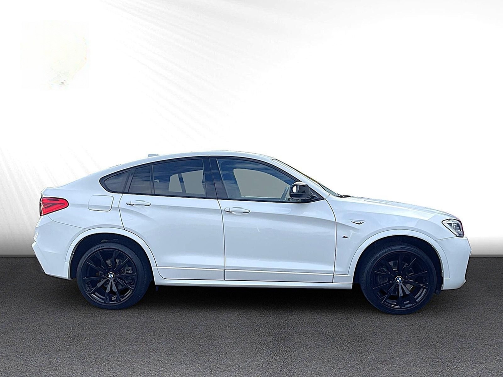 BMW X4 M40i xDrive AUT LED HUD PANO NAVI H&K LEDER foto 3