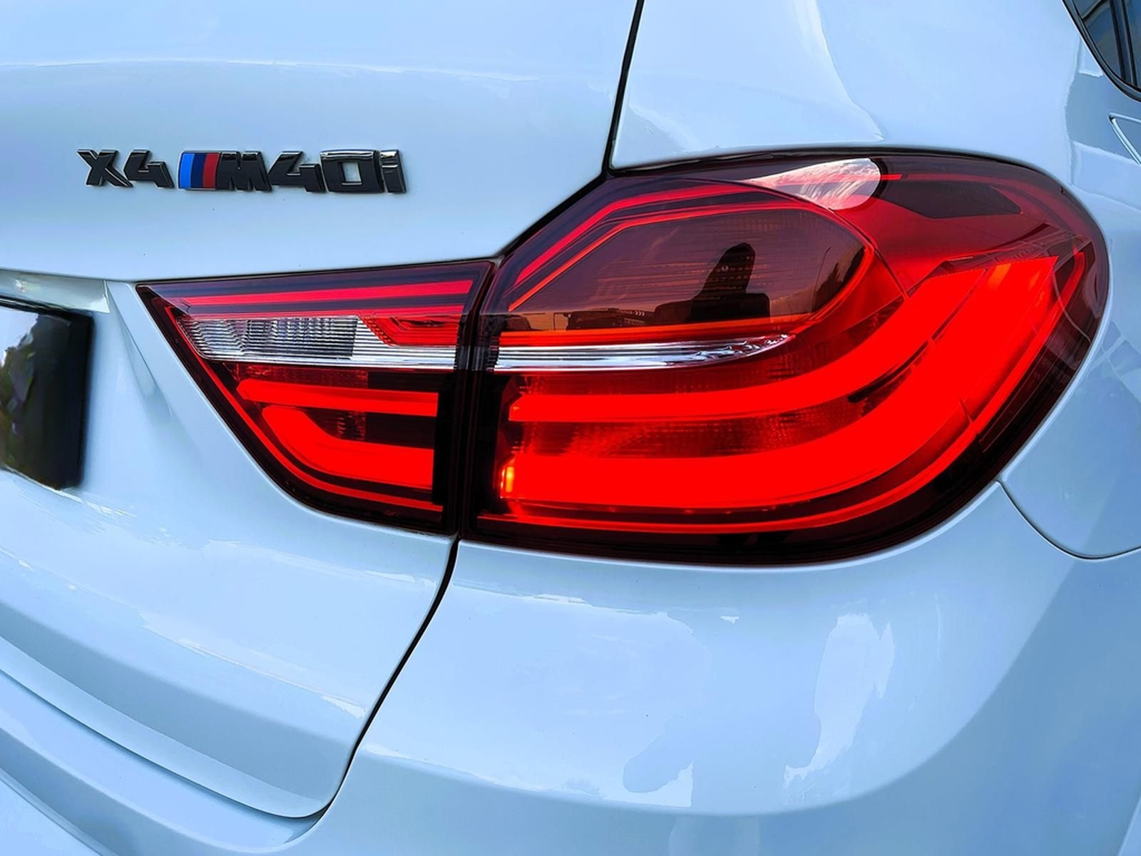 BMW X4 M40i xDrive AUT LED HUD PANO NAVI H&K LEDER foto 40