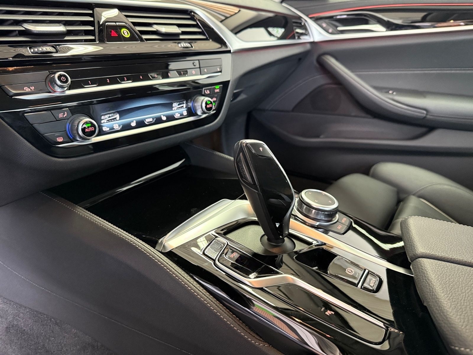BMW 520dLim.xDrive*Laser*Navi*Kamera*Leder*AHK*HUD* foto 20