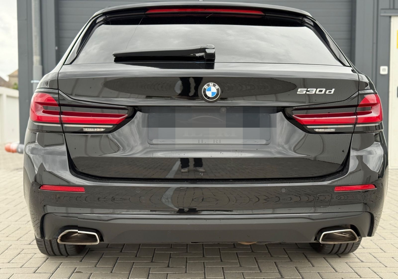 BMW 530 d Touring*AMBIENTE*AHK*HUD*PANO*KAMERA*LASER foto 12