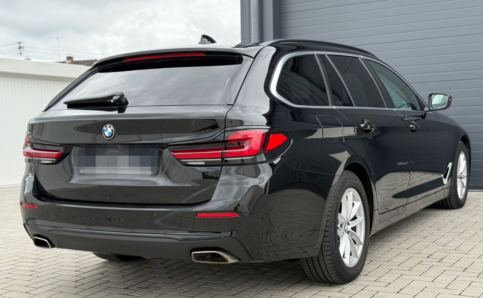 BMW 530 d Touring*AMBIENTE*AHK*HUD*PANO*KAMERA*LASER foto 13