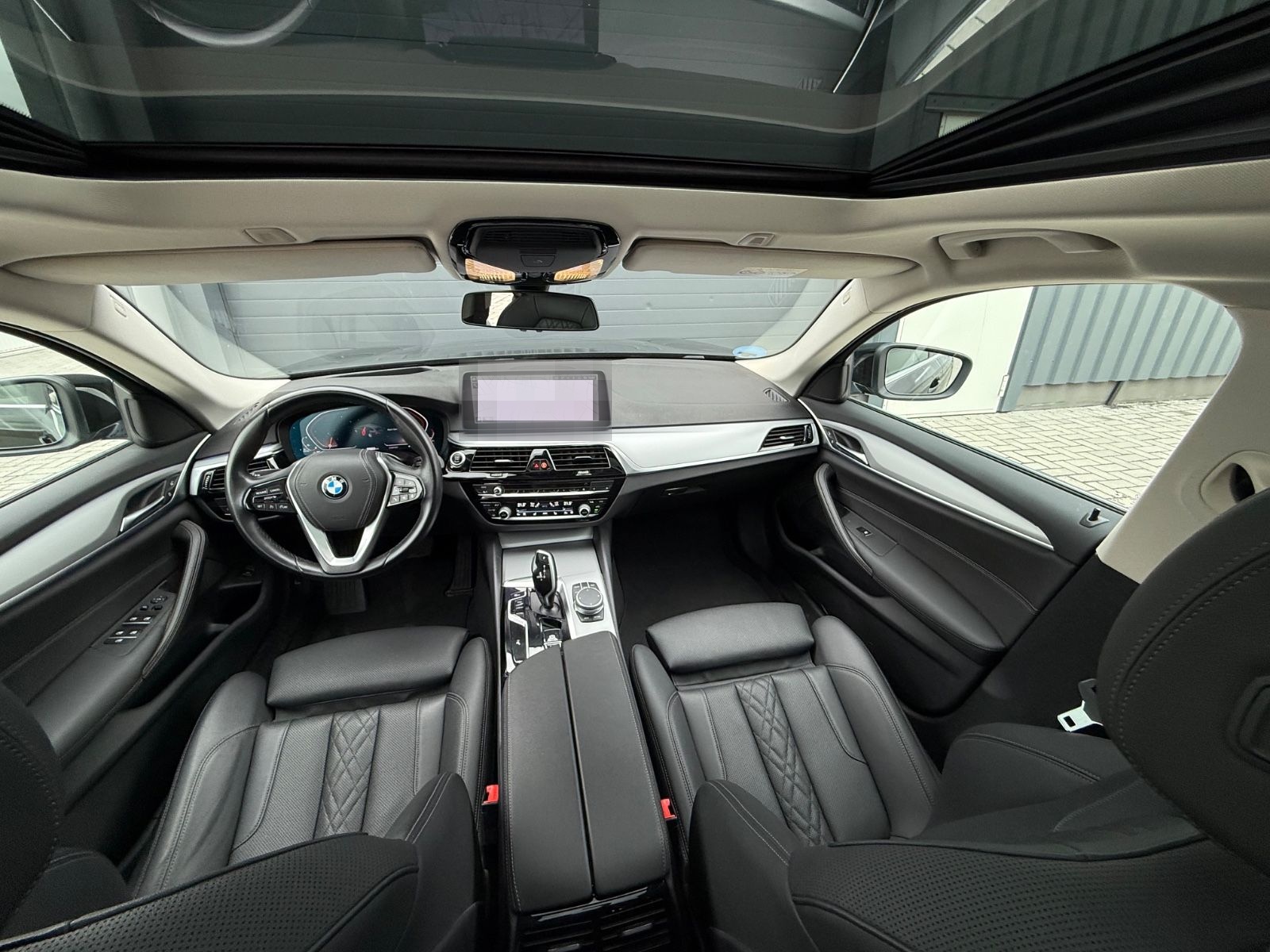 BMW 530 d Touring*AMBIENTE*AHK*HUD*PANO*KAMERA*LASER foto 15