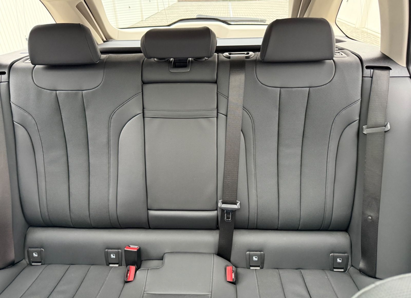 BMW 530 d Touring*AMBIENTE*AHK*HUD*PANO*KAMERA*LASER foto 17