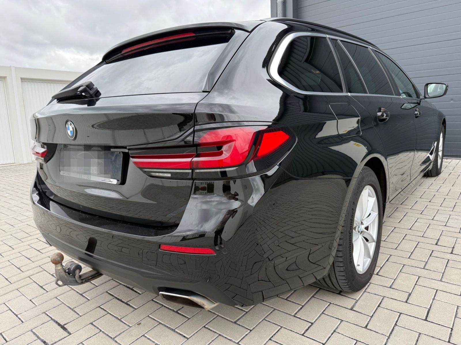 BMW 530 d Touring*AMBIENTE*AHK*HUD*PANO*KAMERA*LASER foto 20