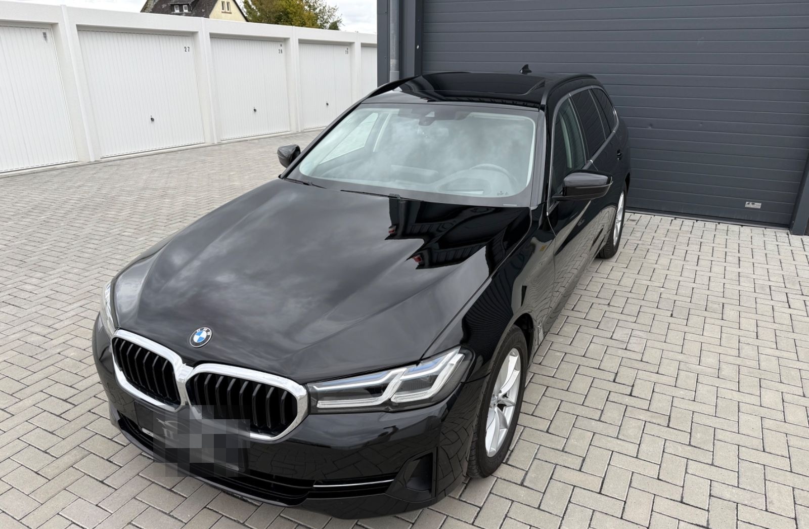 BMW 530 d Touring*AMBIENTE*AHK*HUD*PANO*KAMERA*LASER foto 7