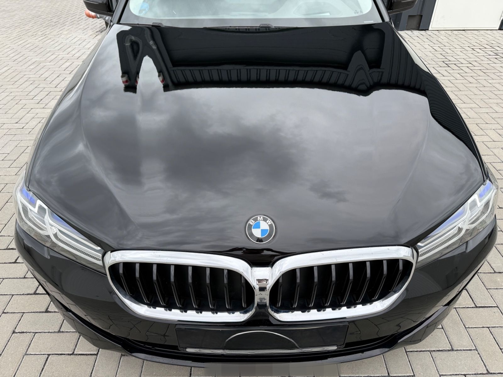 BMW 530 d Touring*AMBIENTE*AHK*HUD*PANO*KAMERA*LASER foto 10