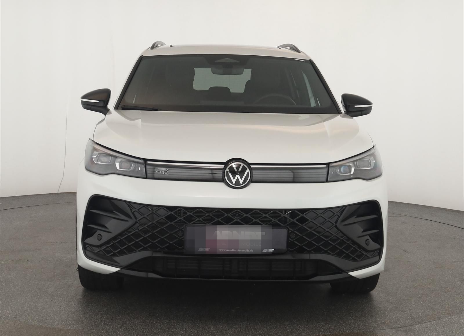 Volkswagen Tiguan 2.0 TSI DSG 4M R-Line IQ Pano Nav 360 AHK foto 3