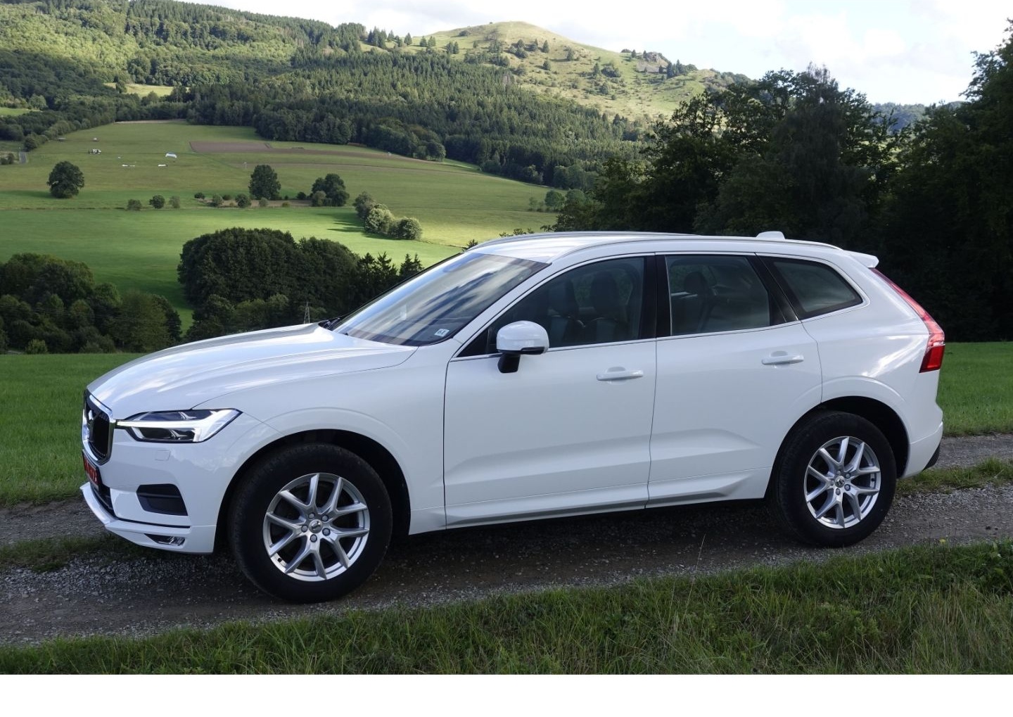 Volvo XC60 D4 AWD Momentum  AHK/IntelliSafe /Pilot As foto 12
