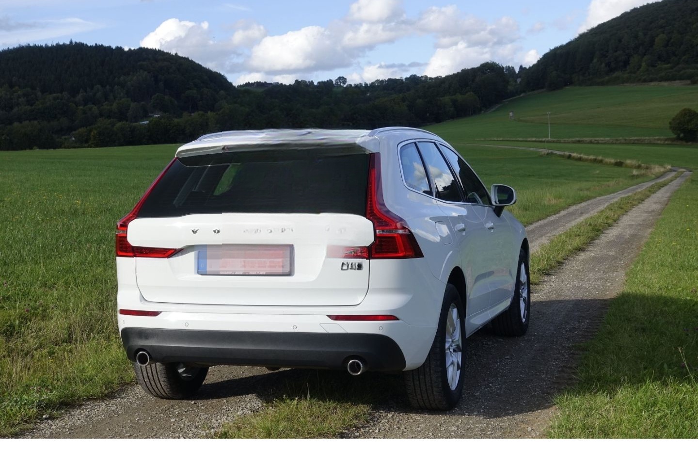 Volvo XC60 D4 AWD Momentum  AHK/IntelliSafe /Pilot As foto 14