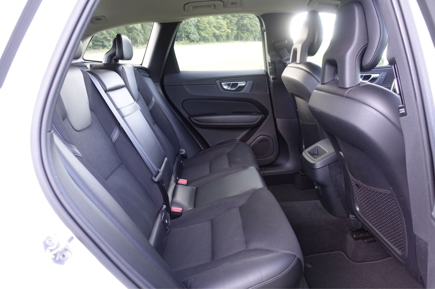 Volvo XC60 D4 AWD Momentum  AHK/IntelliSafe /Pilot As foto 5