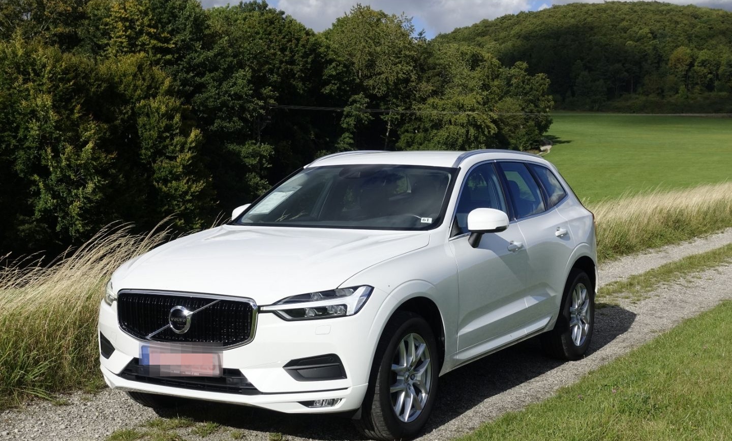 Volvo XC60 D4 AWD Momentum  AHK/IntelliSafe /Pilot As foto 10