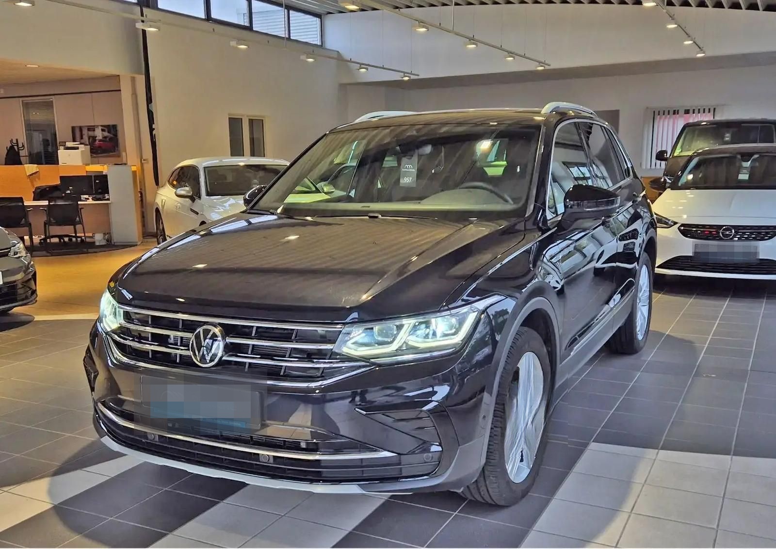 Volkswagen Tiguan Elegance 4Motion 2.0 TDI HARMAN-KARDON*PA foto 2