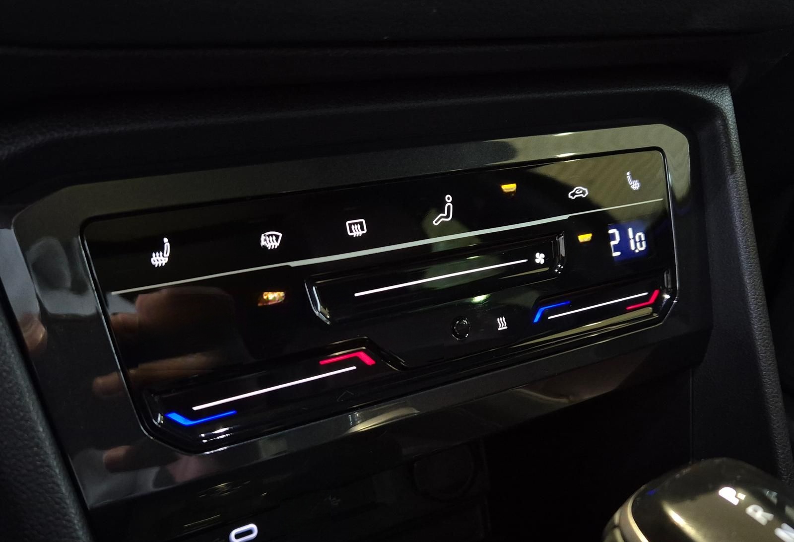 Volkswagen Tiguan Elegance 4Motion 2.0 TDI HARMAN-KARDON*PA foto 17