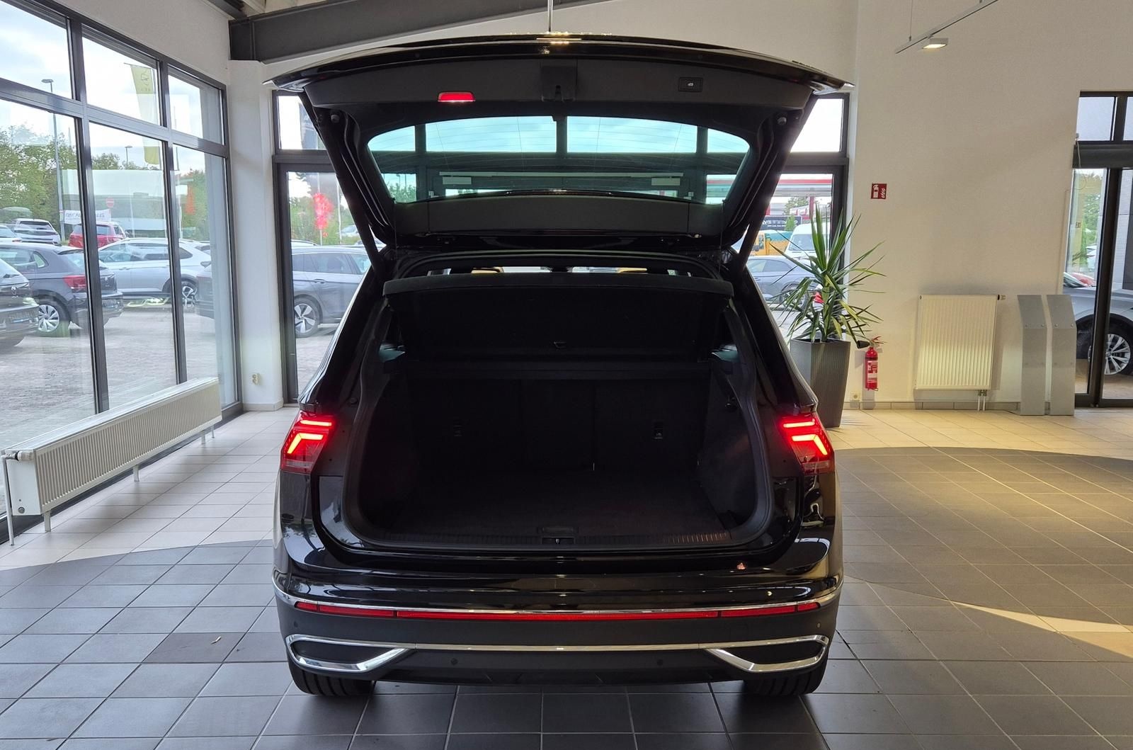 Volkswagen Tiguan Elegance 4Motion 2.0 TDI HARMAN-KARDON*PA foto 20