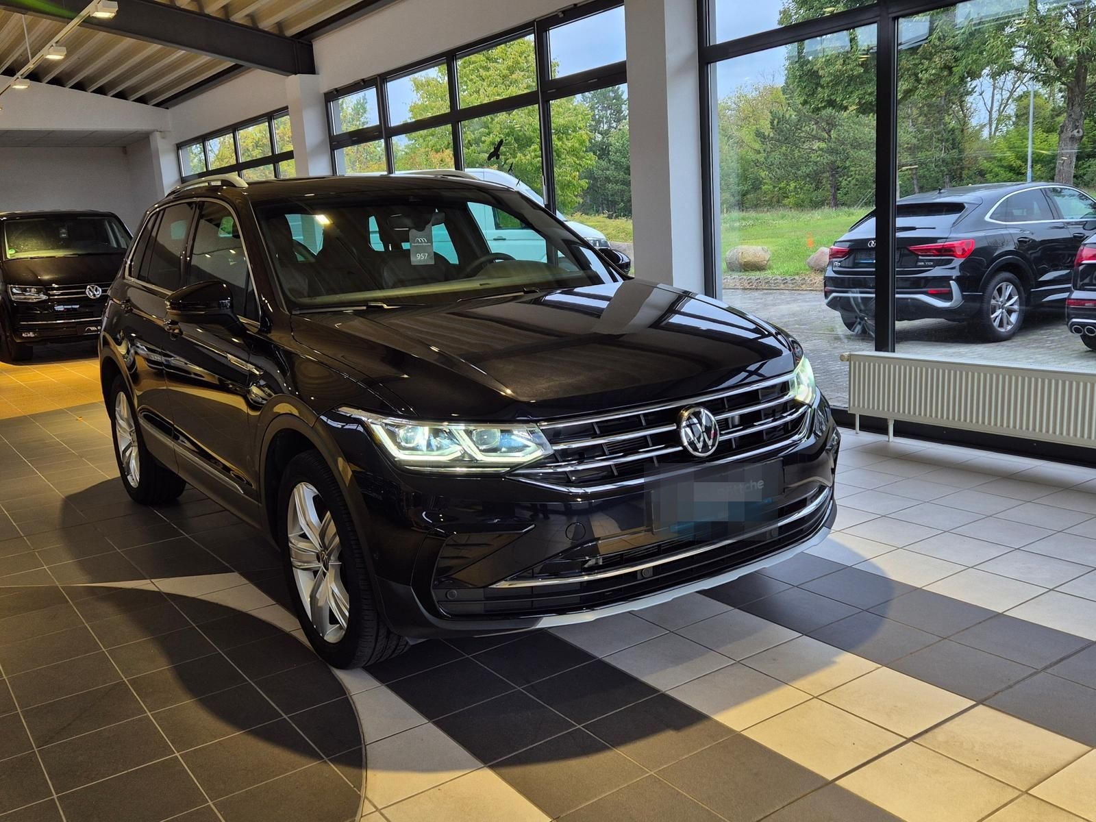 Volkswagen Tiguan Elegance 4Motion 2.0 TDI HARMAN-KARDON*PA foto 3
