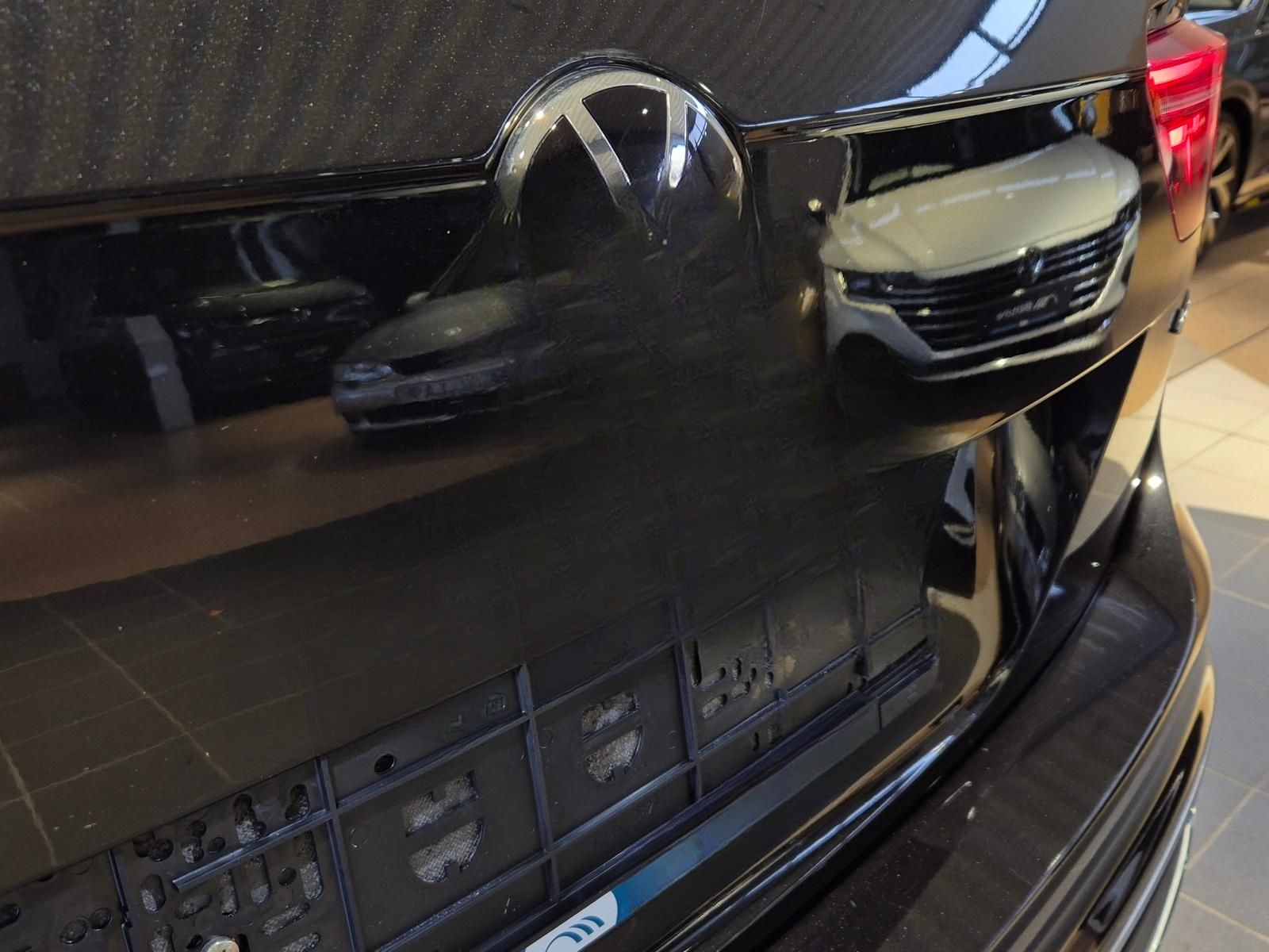 Volkswagen Tiguan Elegance 4Motion 2.0 TDI HARMAN-KARDON*PA foto 24