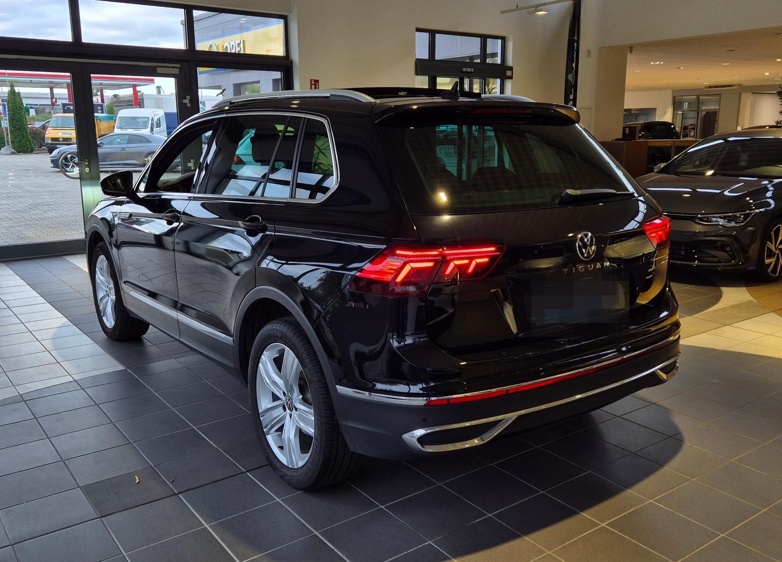 Volkswagen Tiguan Elegance 4Motion 2.0 TDI HARMAN-KARDON*PA foto 10