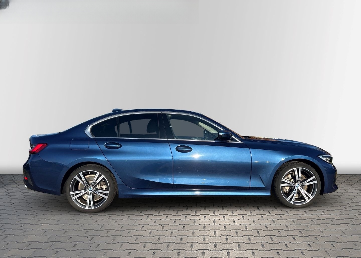 BMW 330 d Sport Line Navi Leder HarmanKardon El. Hec foto 4