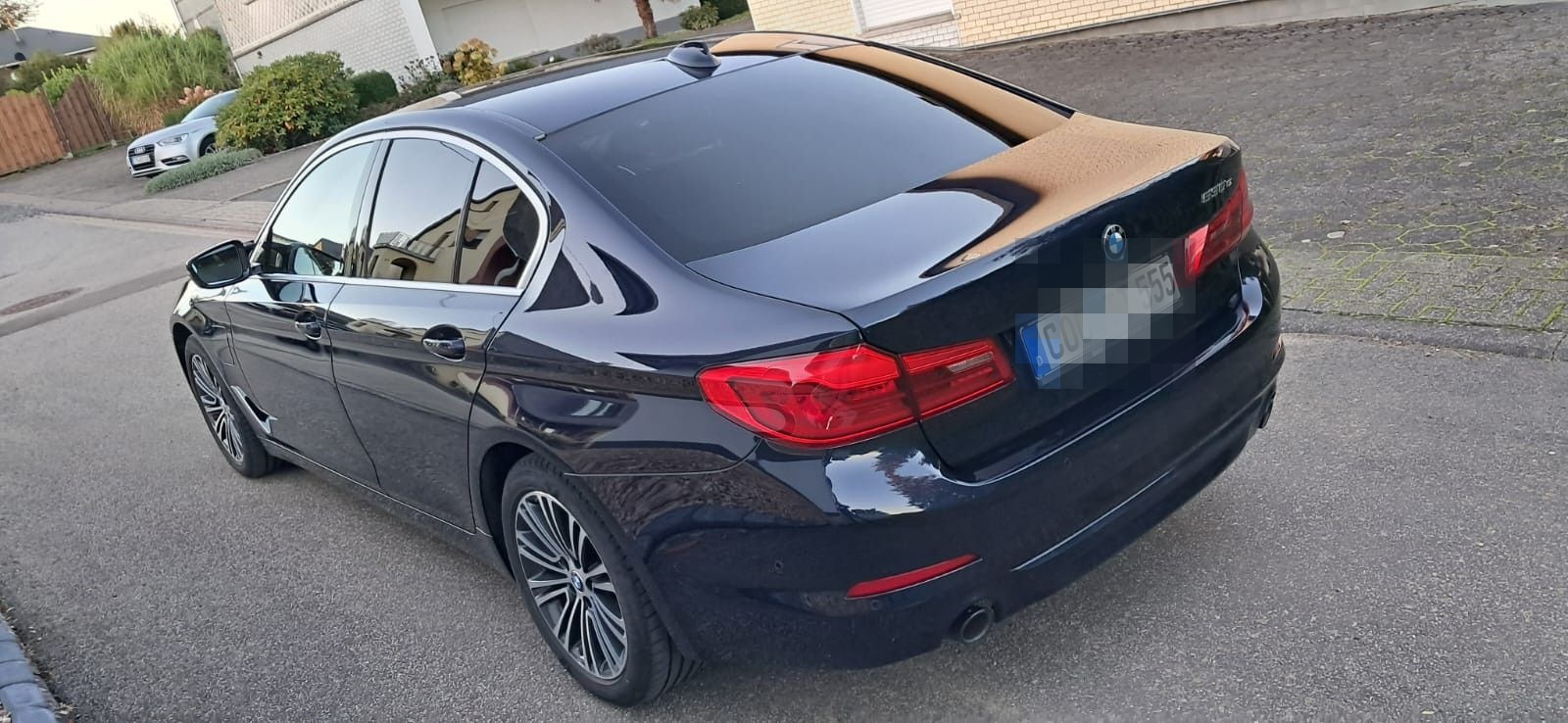 BMW 530 e Sport Line Shadow-Line foto 2