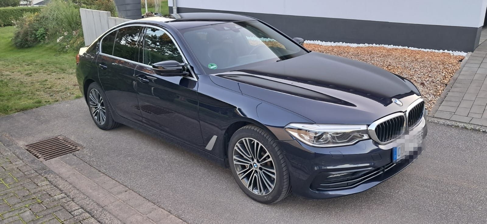 BMW 530 e Sport Line Shadow-Line foto 3