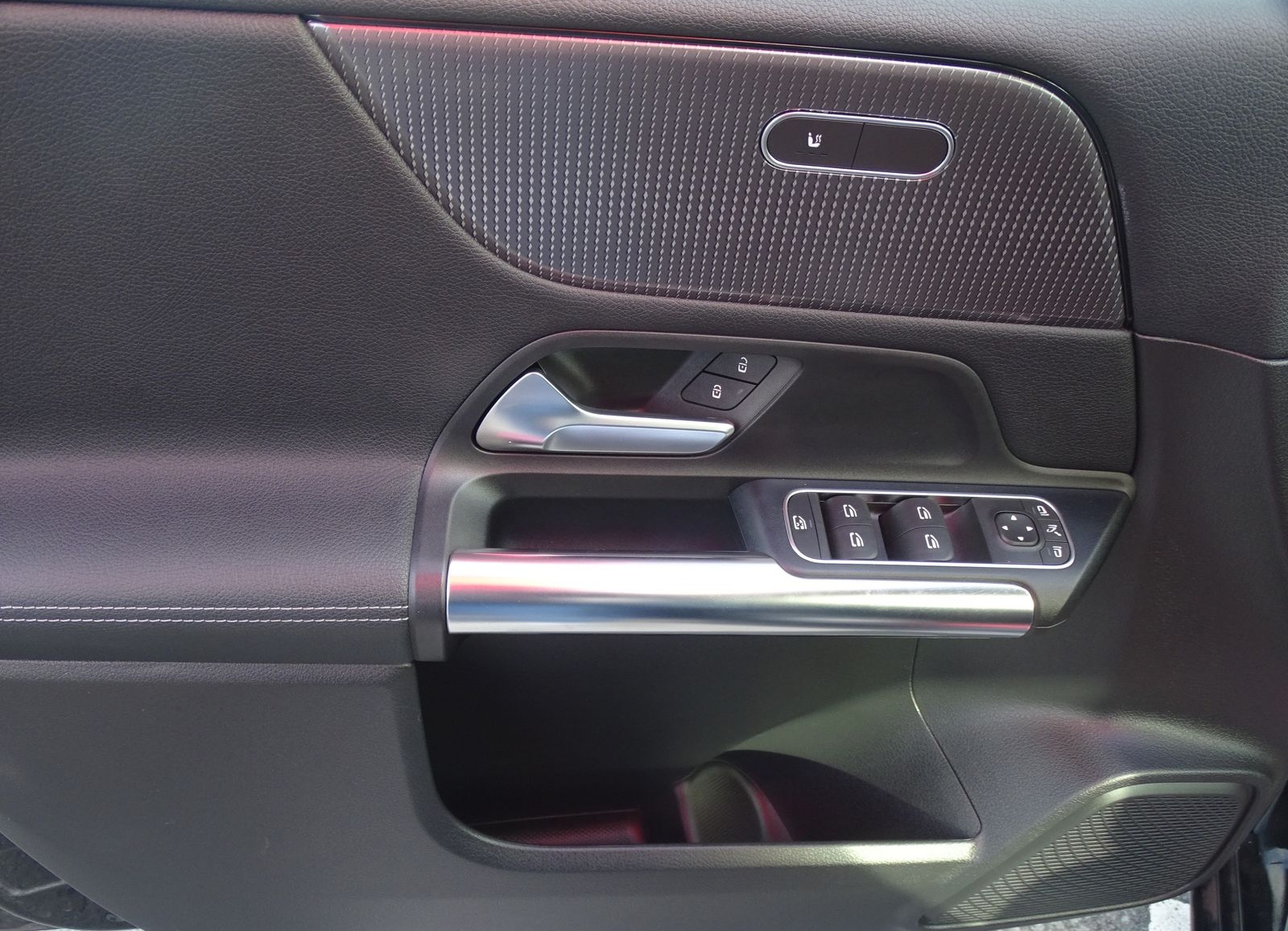 Mercedes-Benz B 180 7 GANG DCT*NAVI*GJR*SHZG*TEMP*LED*PDC*MFL  foto 11