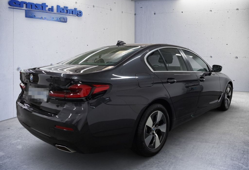 BMW 520d xDrive Aut. NAVI RFK SHZ LED Driving ASS foto 3