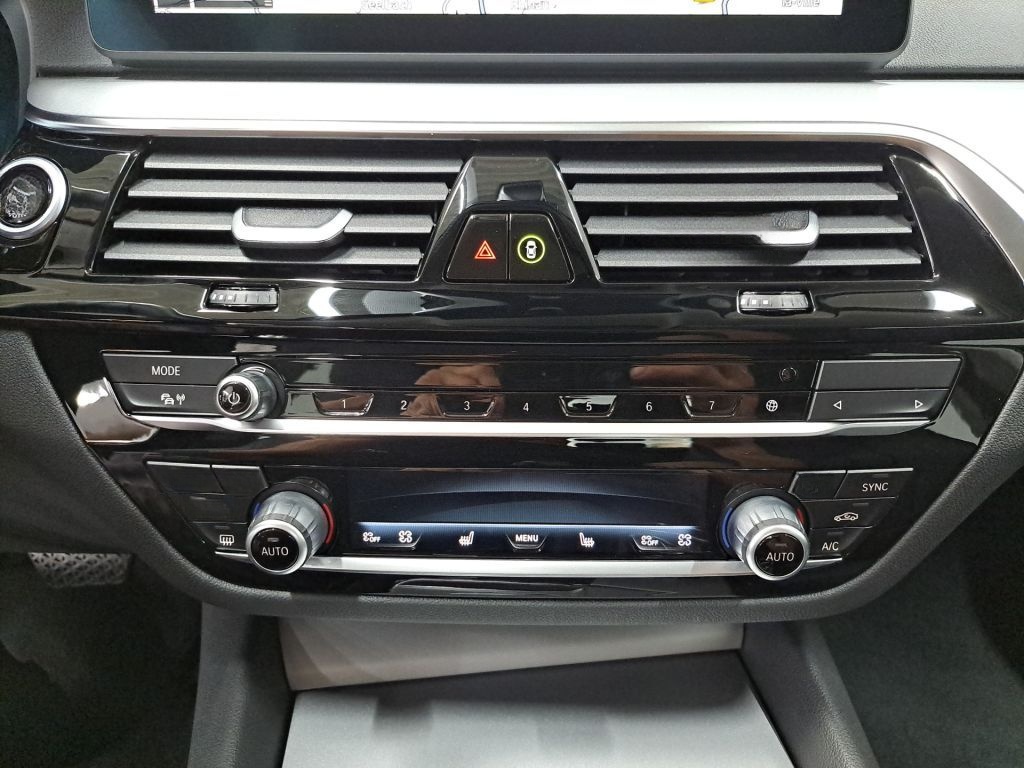 BMW 520d xDrive Aut. NAVI RFK SHZ LED Driving ASS foto 21