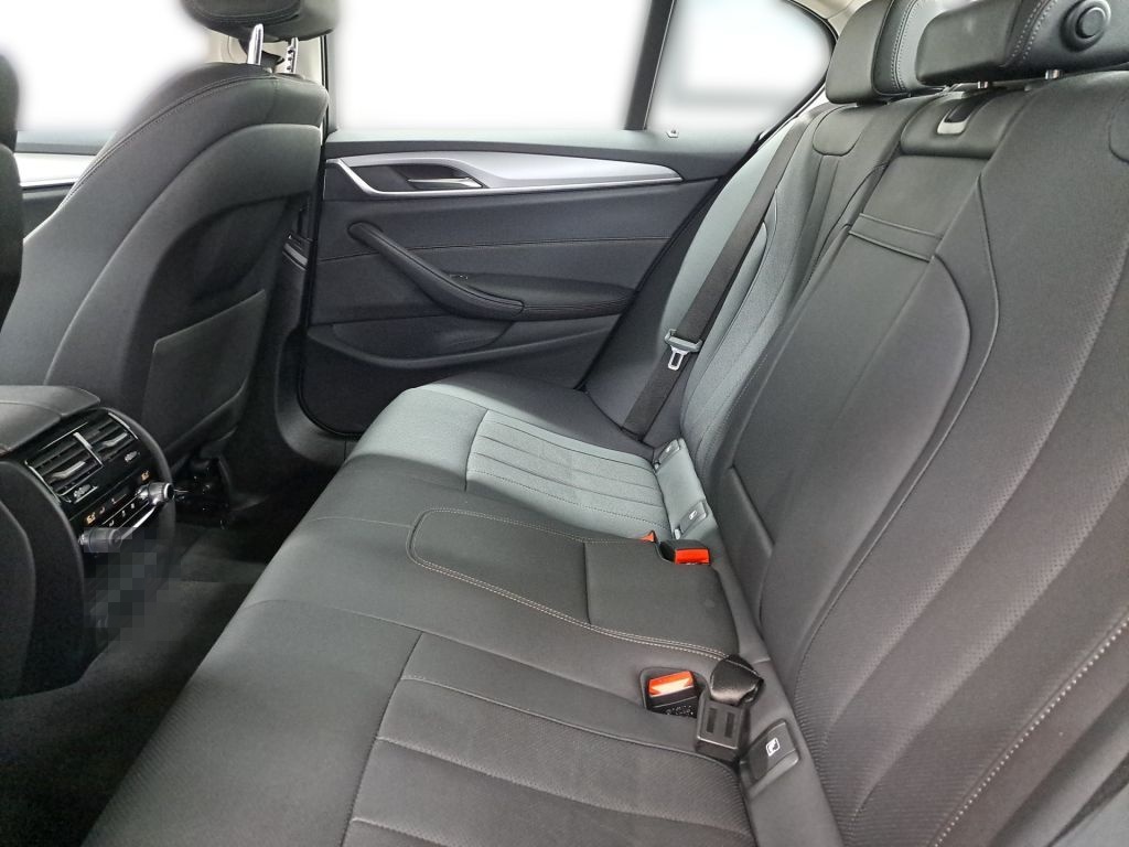 BMW 520d xDrive Aut. NAVI RFK SHZ LED Driving ASS foto 23