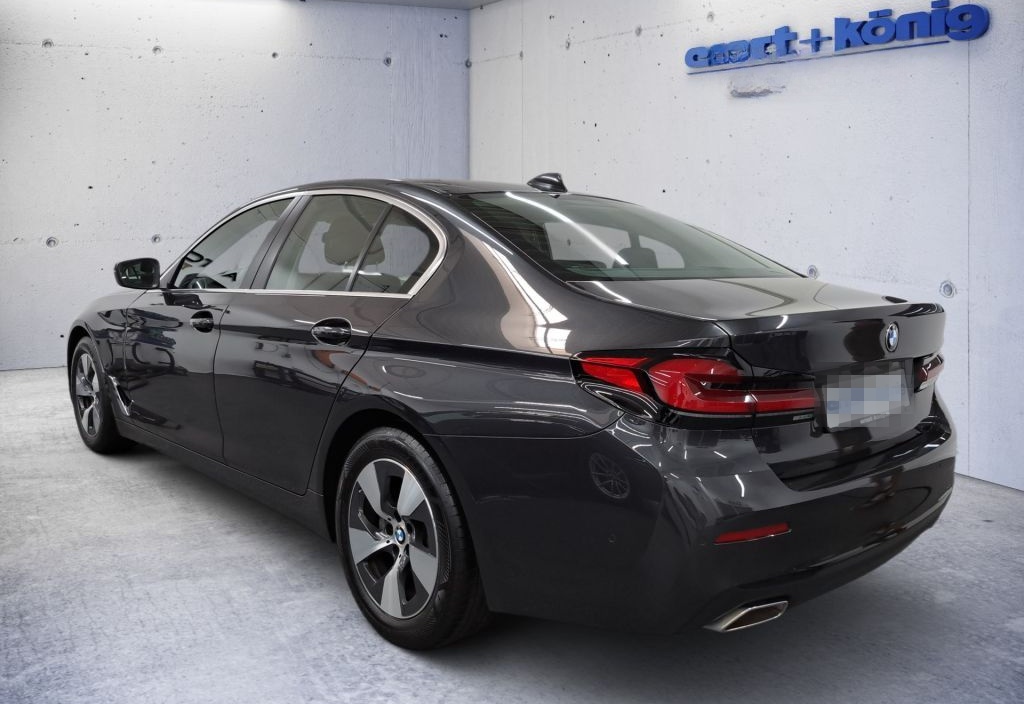 BMW 520d xDrive Aut. NAVI RFK SHZ LED Driving ASS foto 4