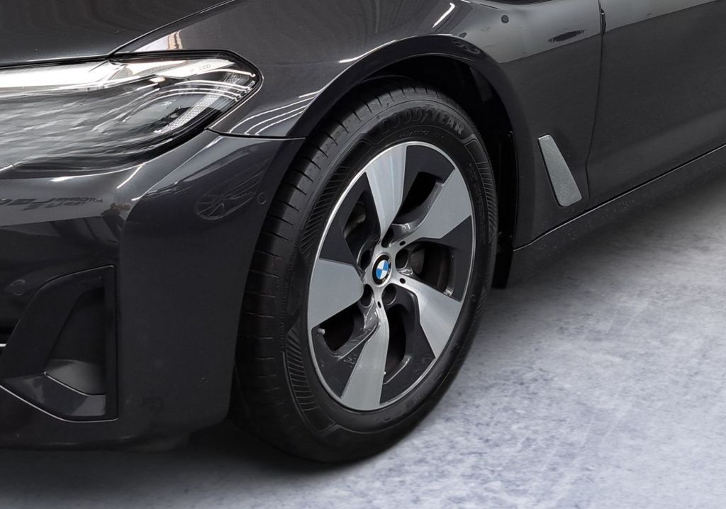 BMW 520d xDrive Aut. NAVI RFK SHZ LED Driving ASS foto 6