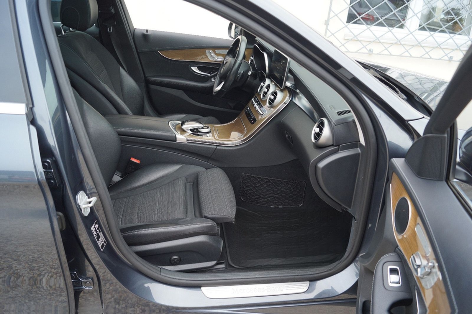 Mercedes-Benz C 200 T CGI 360°Kamera*Panorama*Airmatic*Head Up foto 17