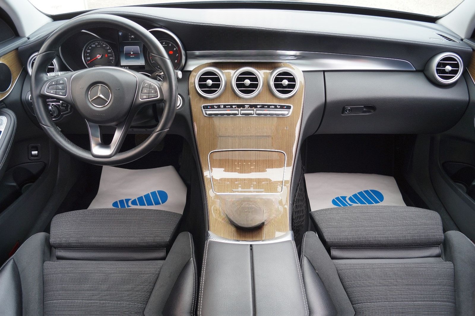Mercedes-Benz C 200 T CGI 360°Kamera*Panorama*Airmatic*Head Up foto 10