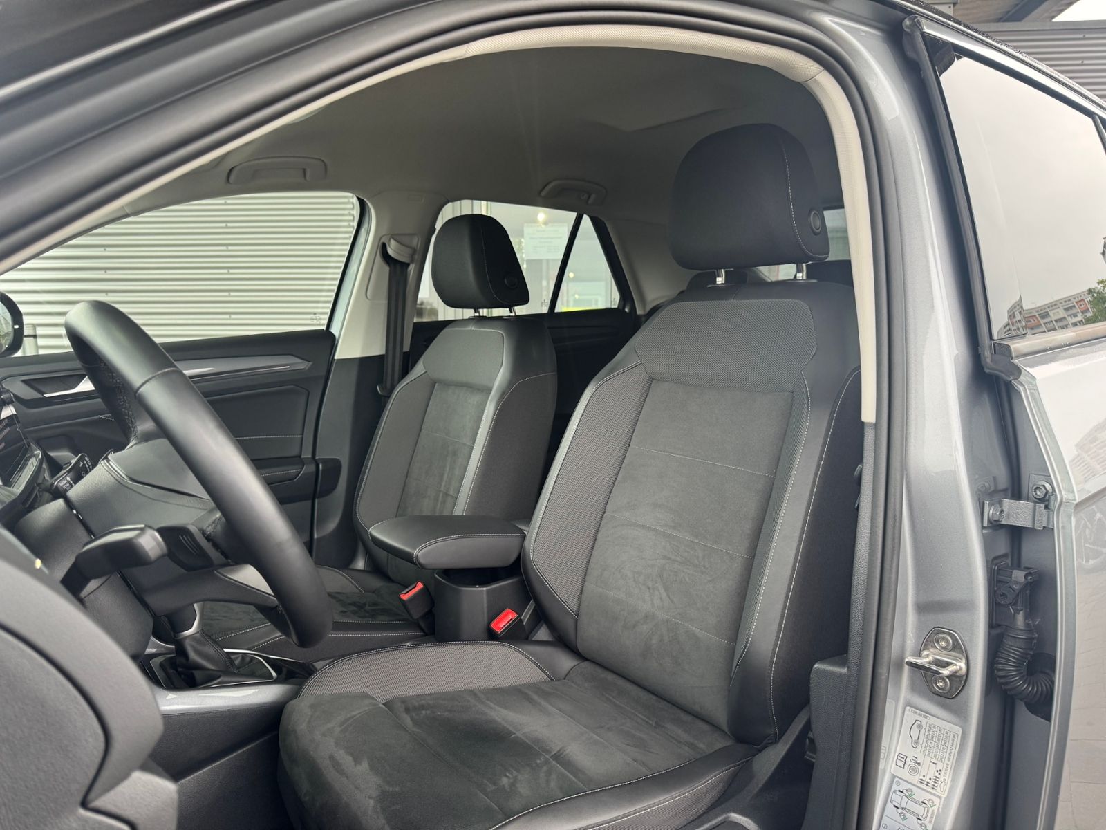 Volkswagen T-Roc 1.5 TSI DSG Style AHK/LED/ALLSEASON foto 24