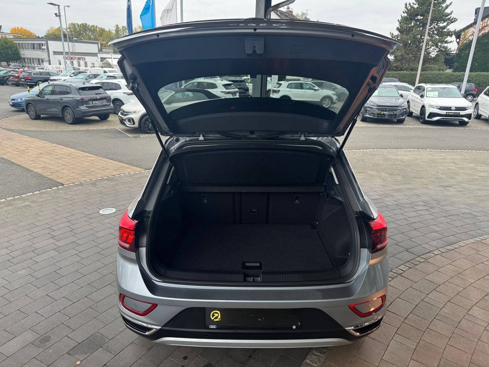 Volkswagen T-Roc 1.5 TSI DSG Style AHK/LED/ALLSEASON foto 6