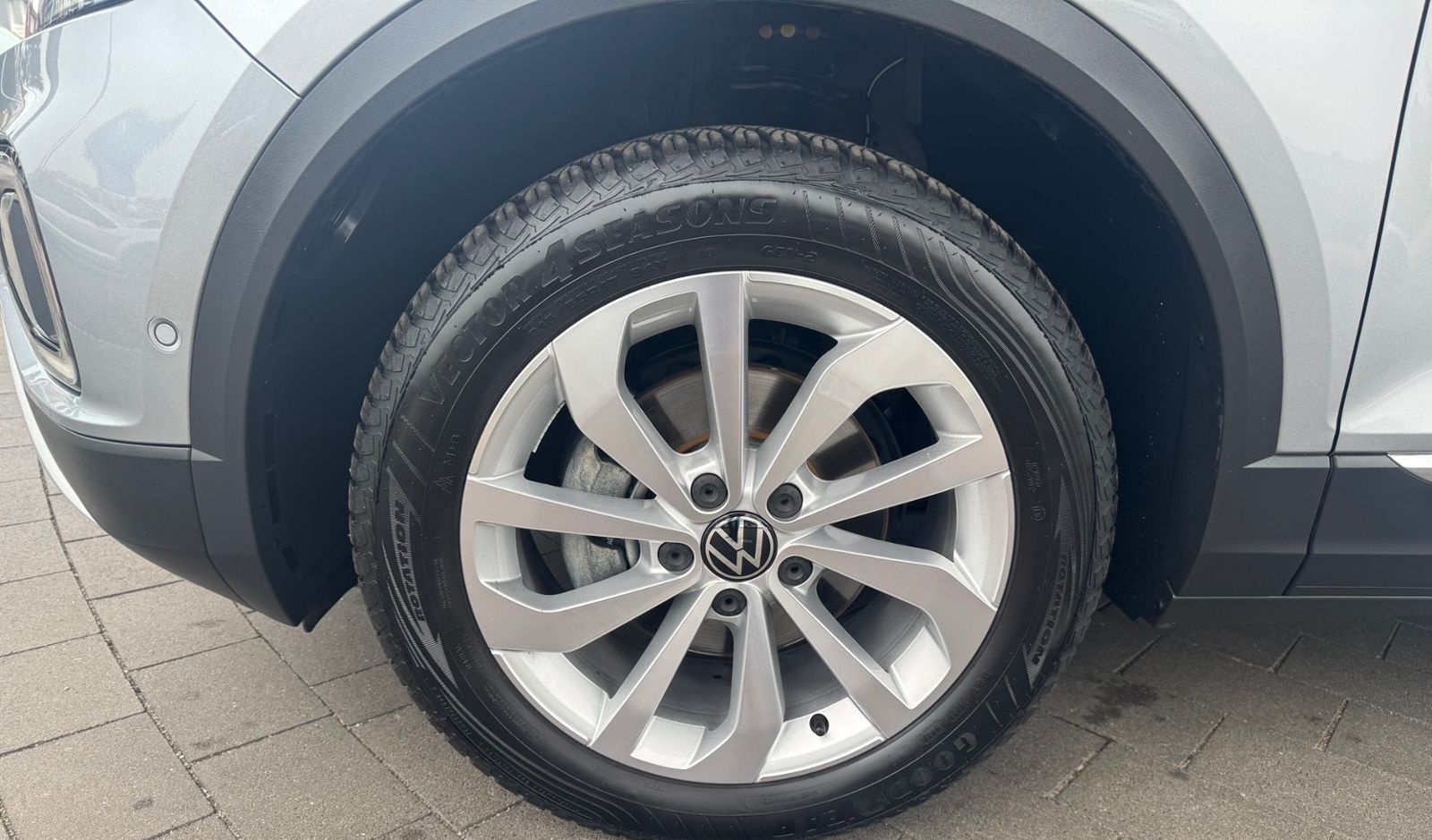 Volkswagen T-Roc 1.5 TSI DSG Style AHK/LED/ALLSEASON foto 8