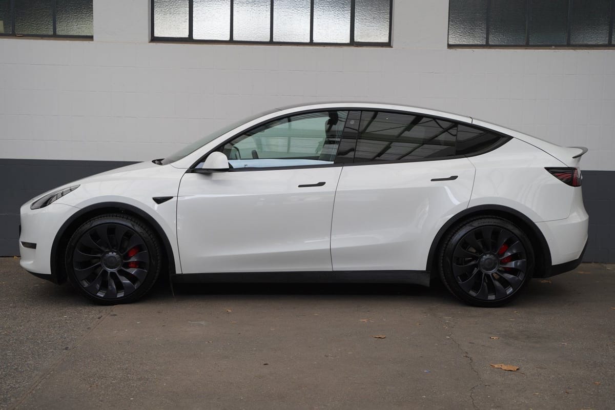 Tesla Model Y Performance 1. Hand unfallfrei foto 3