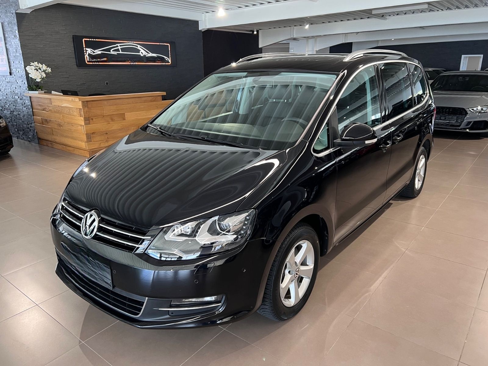 Volkswagen Sharan 2.0 TSI DSG Highline 1.HAND 7-Sitze NAVI foto 2