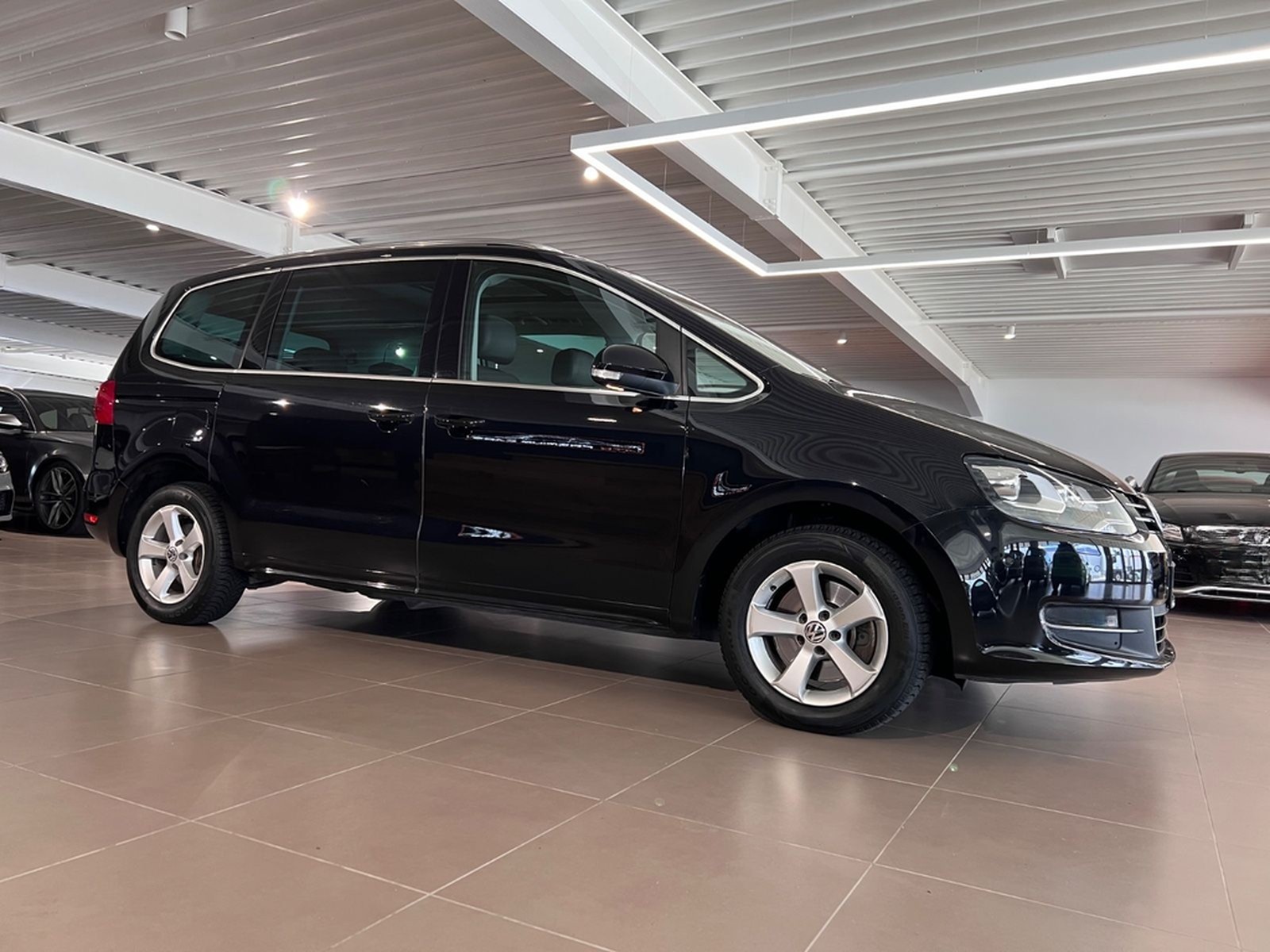Volkswagen Sharan 2.0 TSI DSG Highline 1.HAND 7-Sitze NAVI foto 14