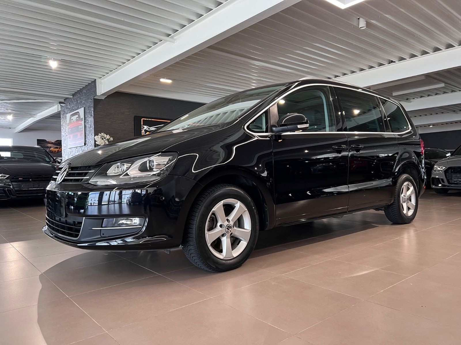 Volkswagen Sharan 2.0 TSI DSG Highline 1.HAND 7-Sitze NAVI foto 3