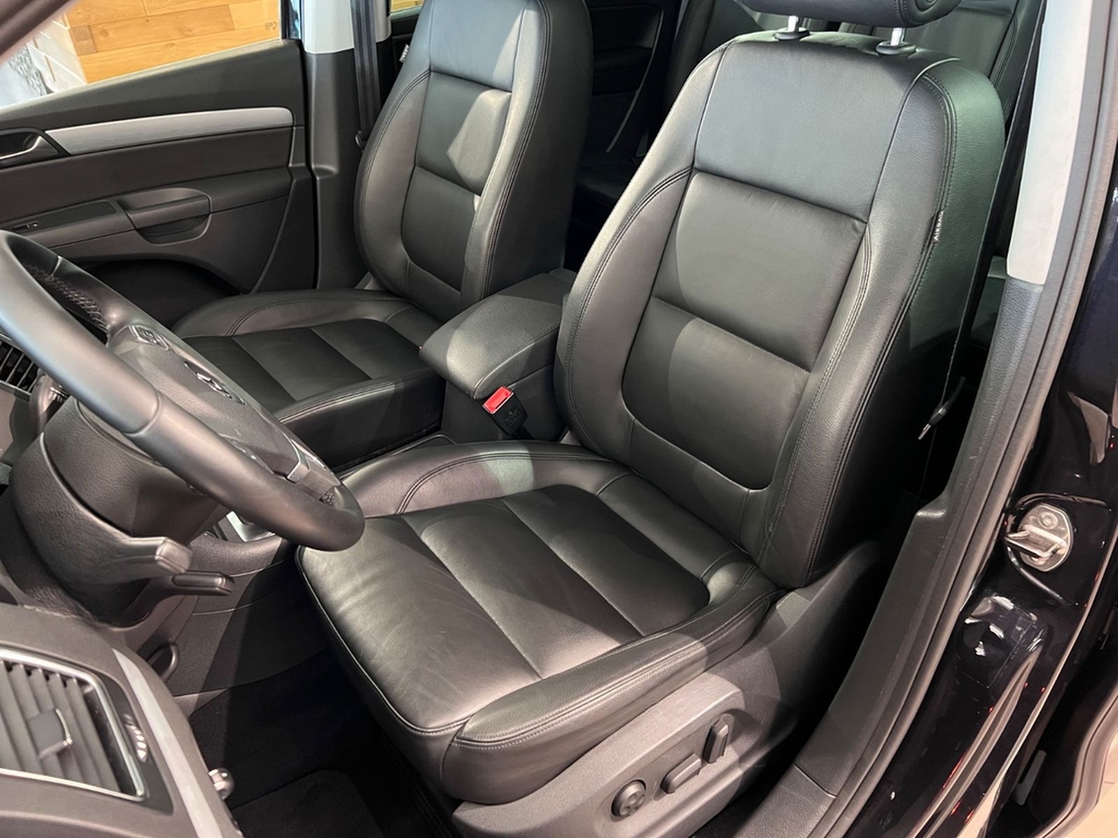 Volkswagen Sharan 2.0 TSI DSG Highline 1.HAND 7-Sitze NAVI foto 21