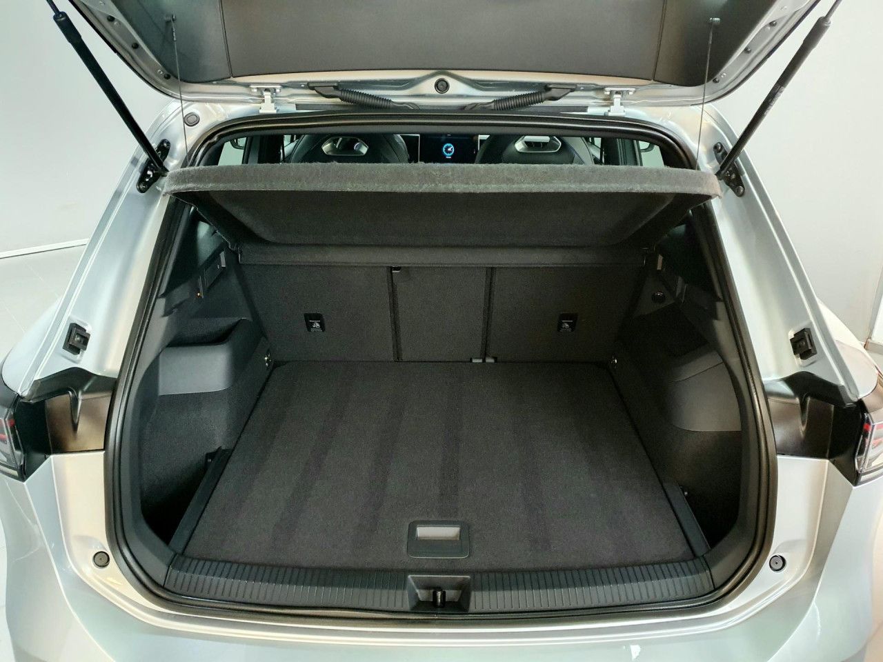 Volkswagen Tiguan 2.0TDI DSG R-Line/AHK/LED/ACC/Navi foto 12
