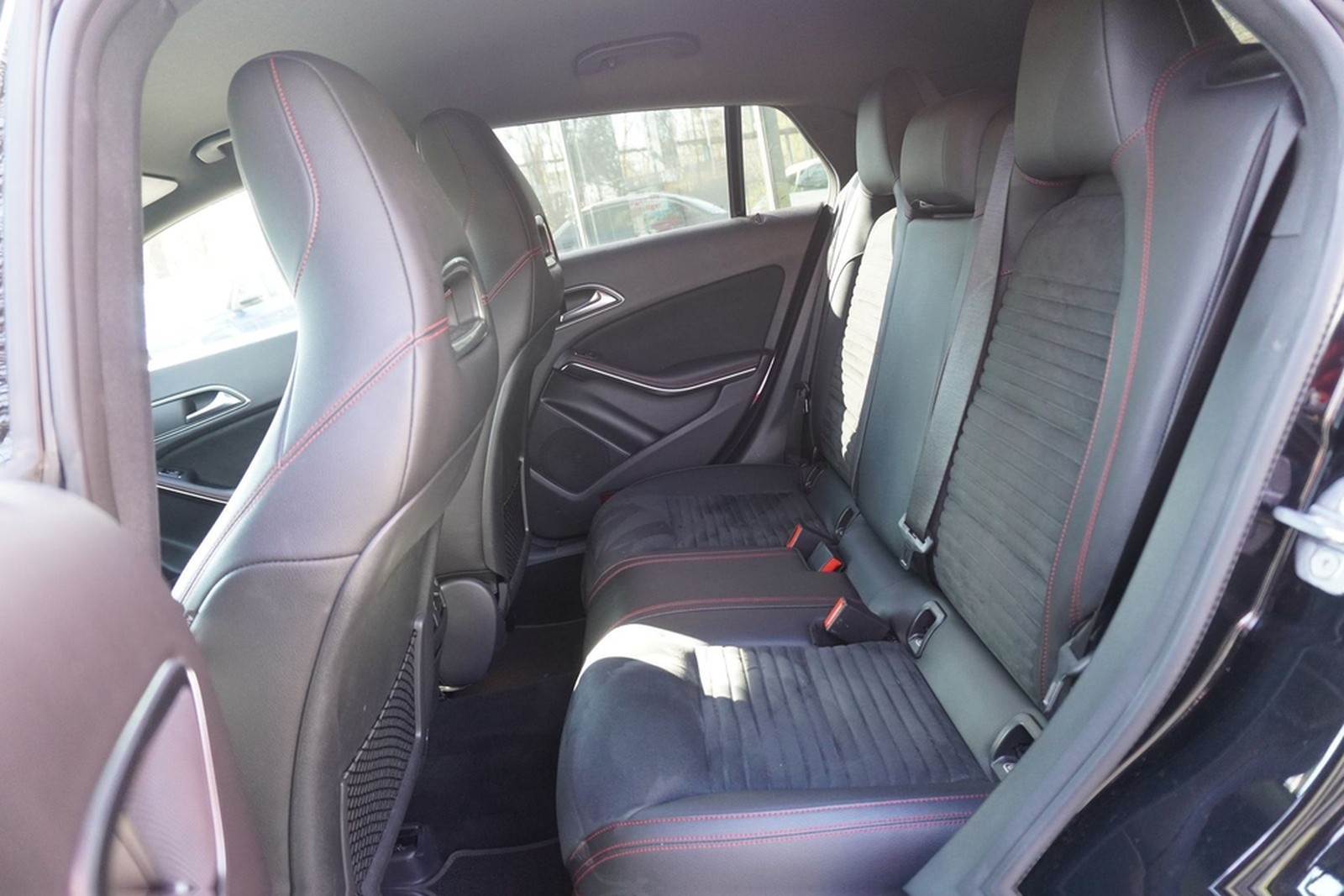 Mercedes-Benz CLA 250 Shooting Brake AMG Line 7G-DCT LED Navi foto 12