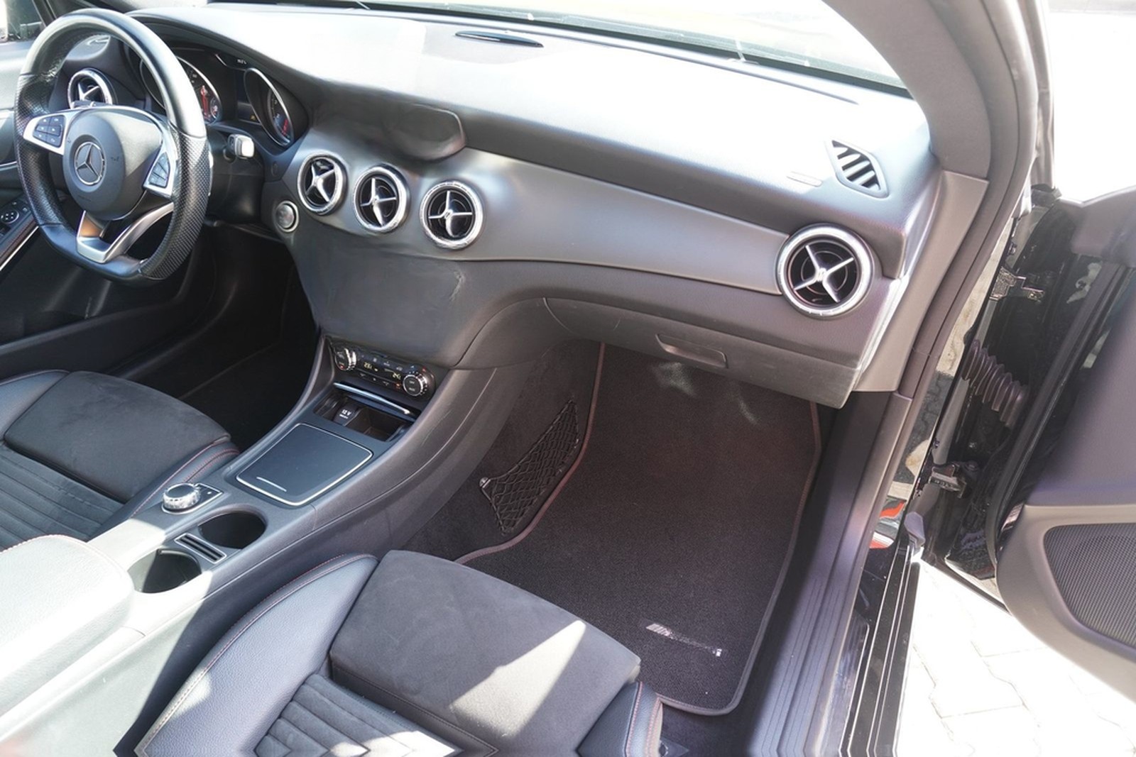 Mercedes-Benz CLA 250 Shooting Brake AMG Line 7G-DCT LED Navi foto 13