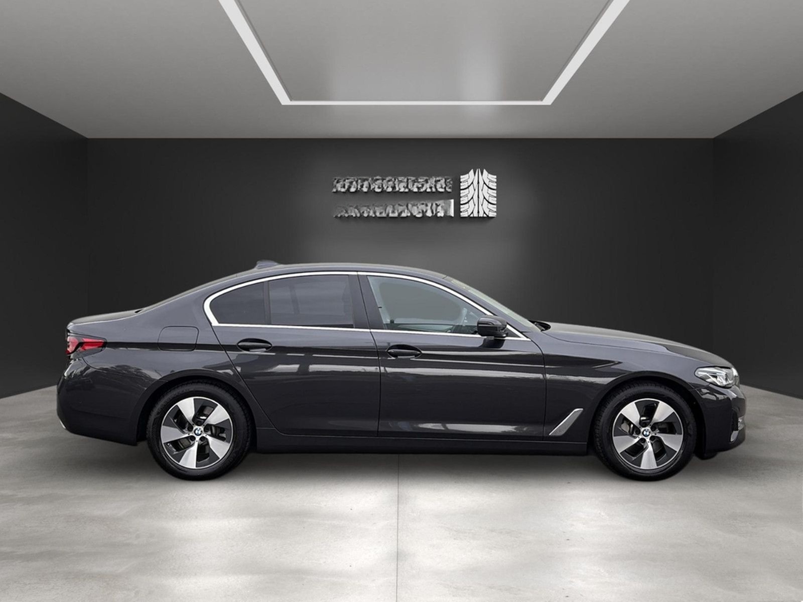 BMW 530 i HUD*Kamera*Leder*AHK*DrivingProf*Innovatio foto 11