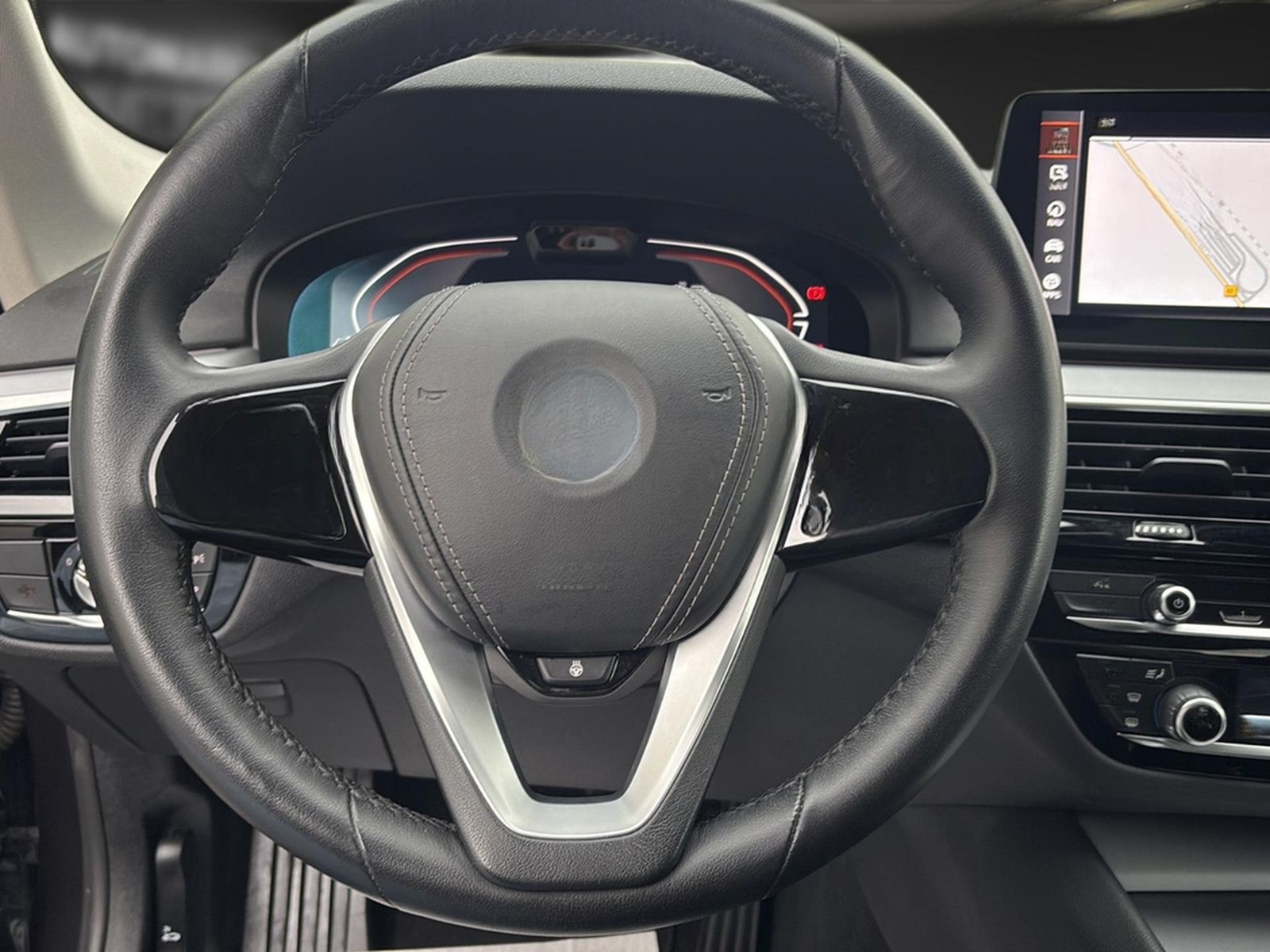 BMW 530 i HUD*Kamera*Leder*AHK*DrivingProf*Innovatio foto 15