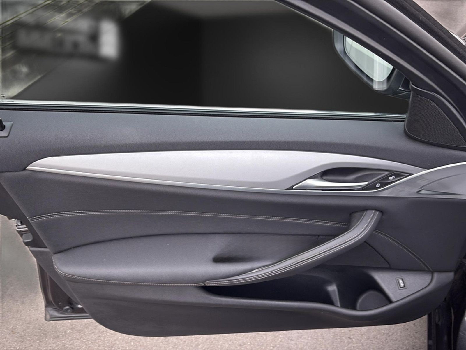 BMW 530 i HUD*Kamera*Leder*AHK*DrivingProf*Innovatio foto 27