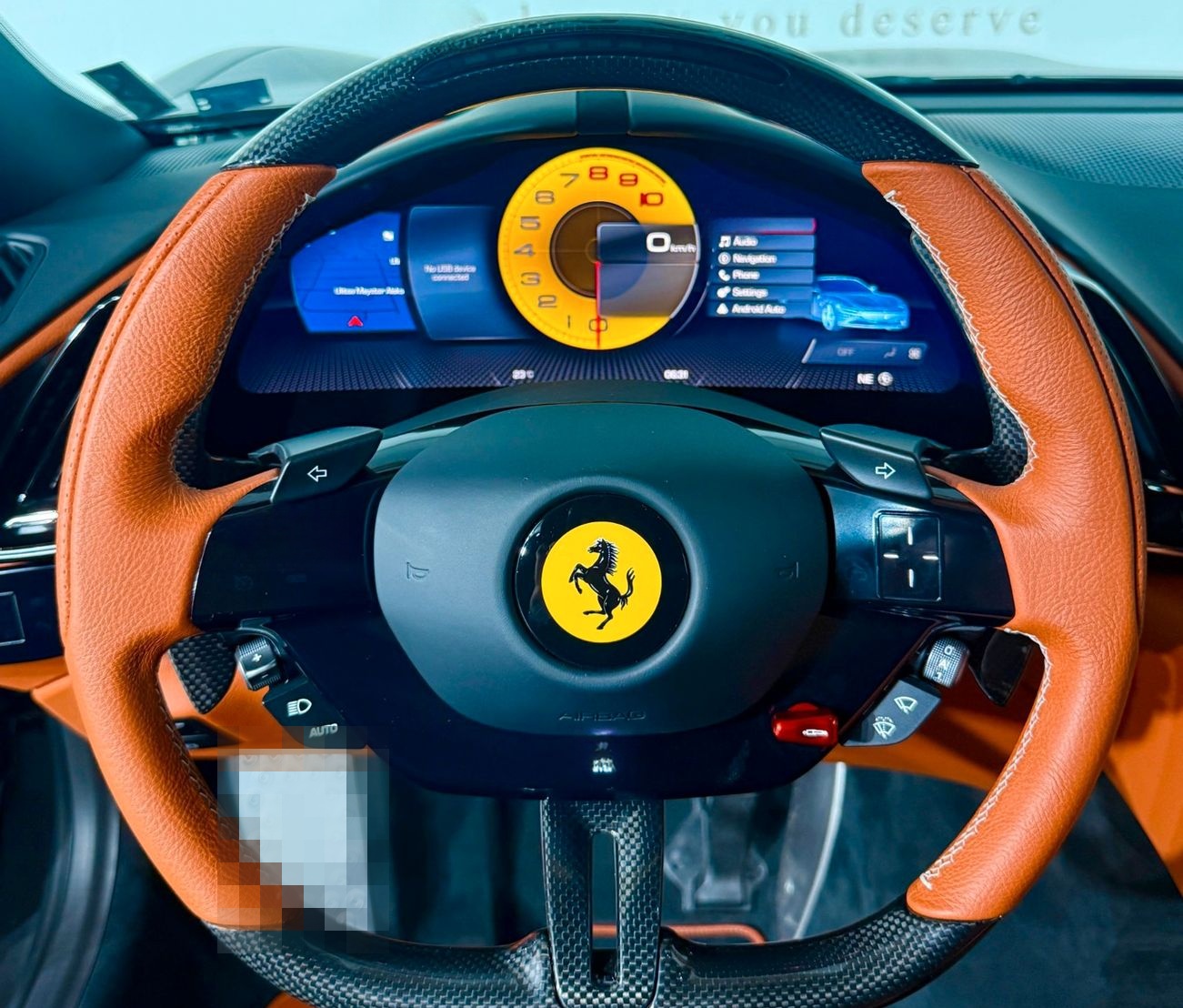 Ferrari Roma Atelier Carbon JBL PassengerDisplay foto 8